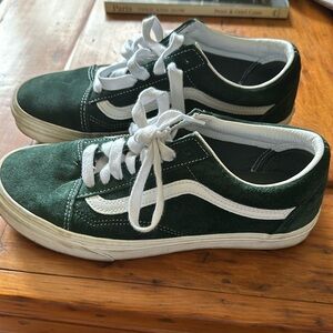 Vans Old Skool women’s 9.5 / men’s 8